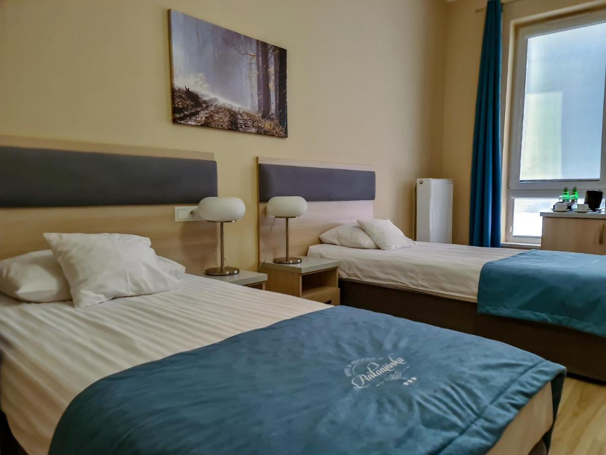 Antoninska Hotel & Apartamenty เลชโน ภายนอก รูปภาพ