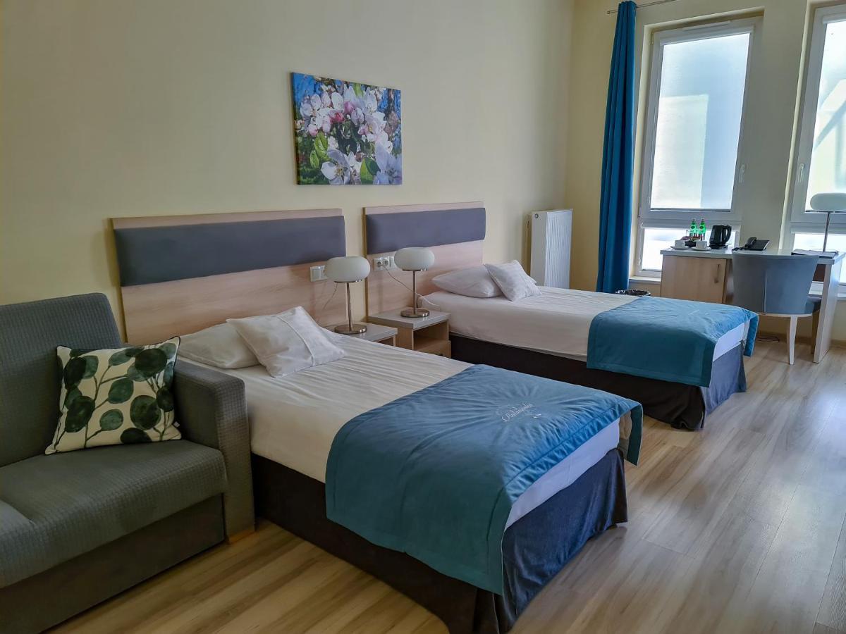 Antoninska Hotel & Apartamenty เลชโน ภายนอก รูปภาพ