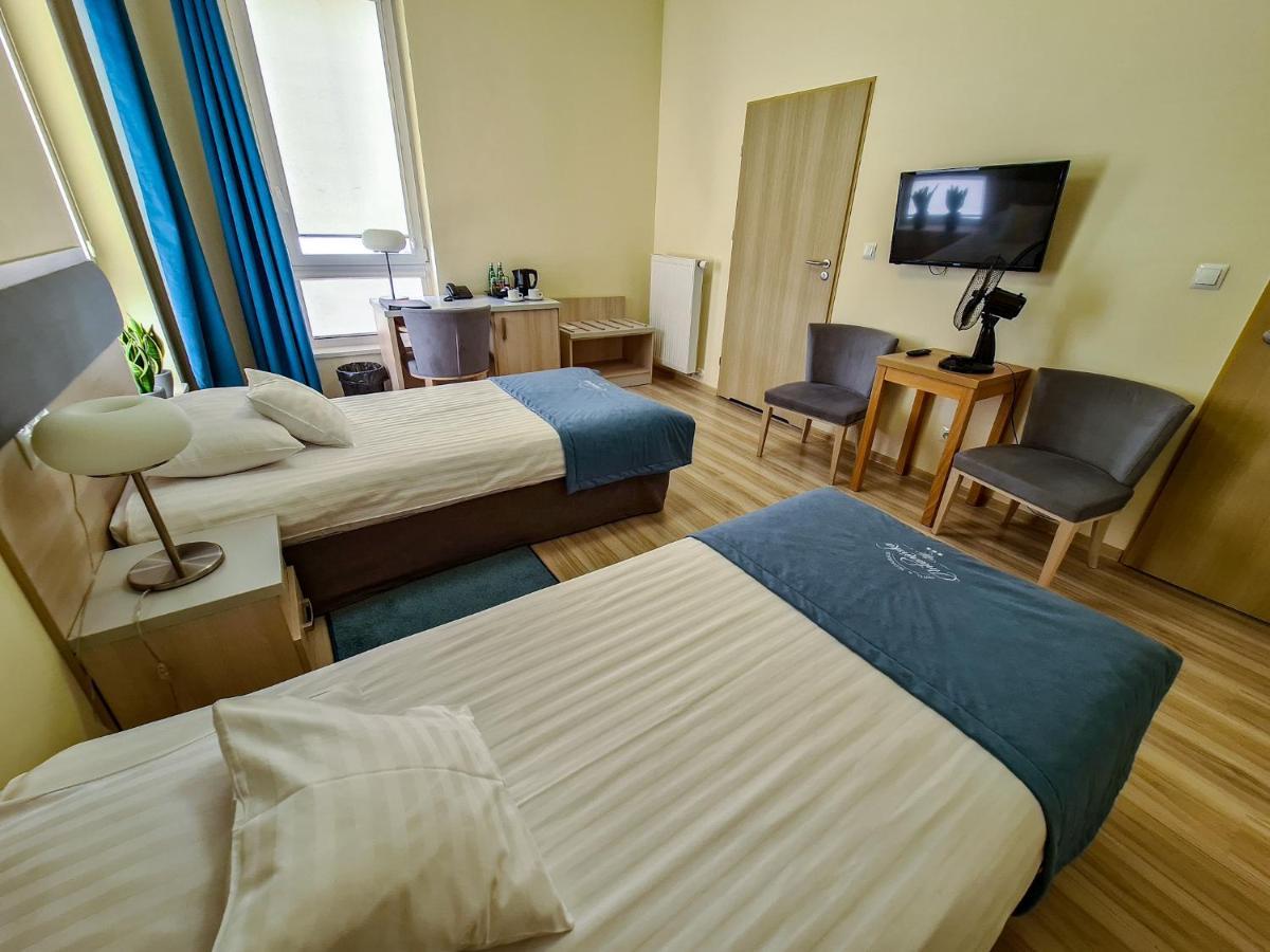 Antoninska Hotel & Apartamenty เลชโน ภายนอก รูปภาพ