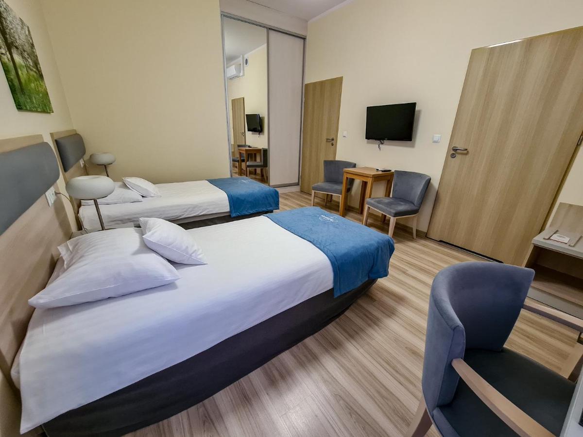 Antoninska Hotel & Apartamenty เลชโน ภายนอก รูปภาพ