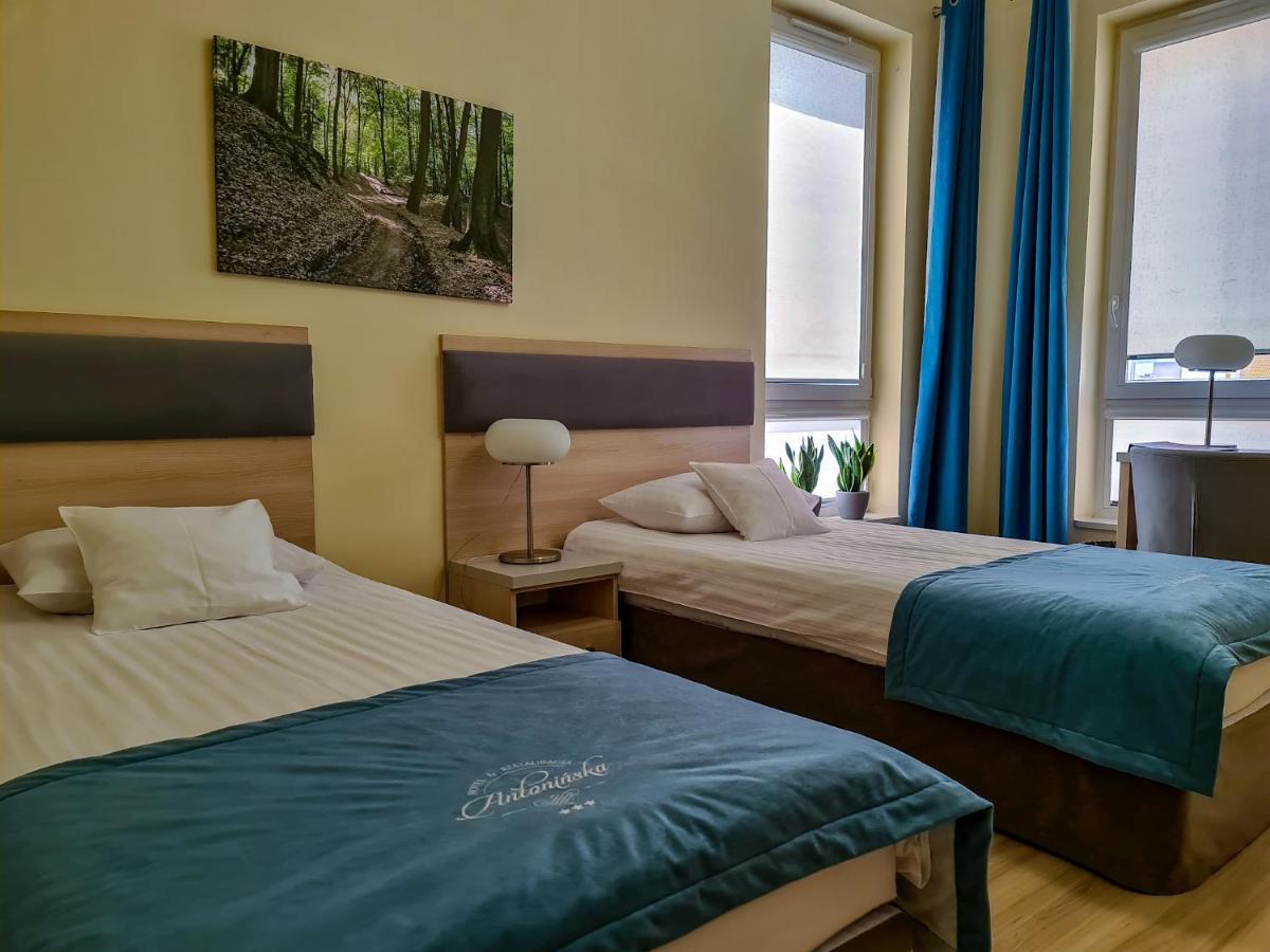 Antoninska Hotel & Apartamenty เลชโน ภายนอก รูปภาพ