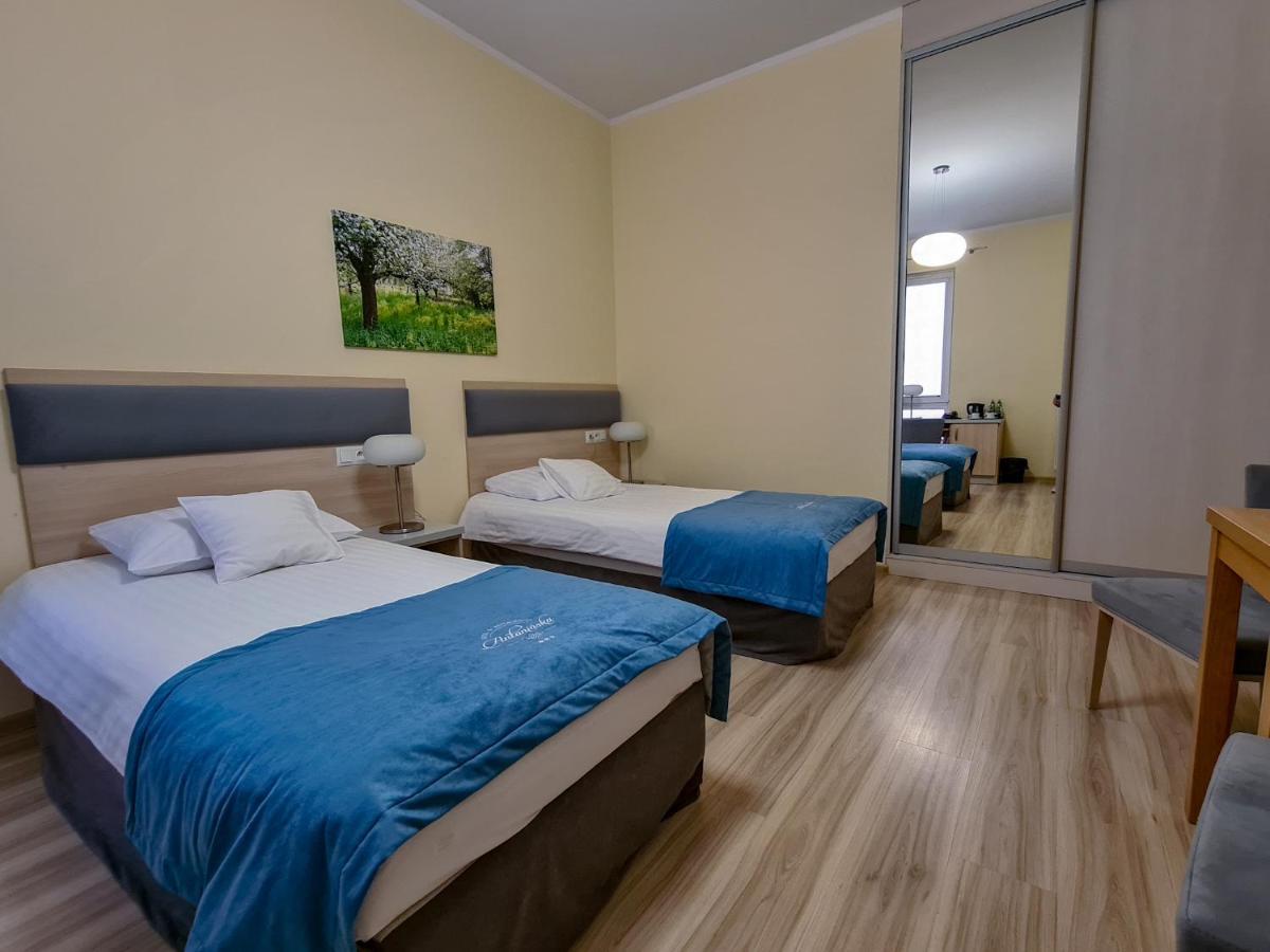 Antoninska Hotel & Apartamenty เลชโน ภายนอก รูปภาพ