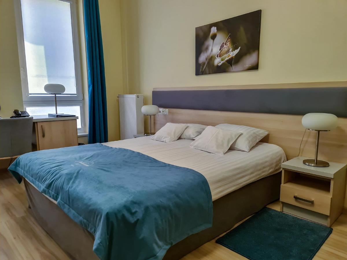 Antoninska Hotel & Apartamenty เลชโน ภายนอก รูปภาพ