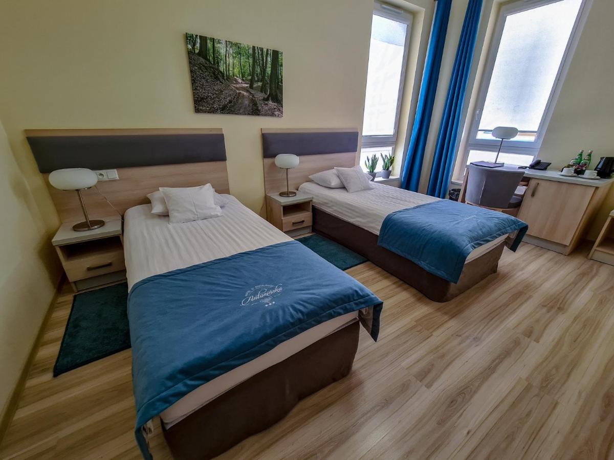 Antoninska Hotel & Apartamenty เลชโน ภายนอก รูปภาพ
