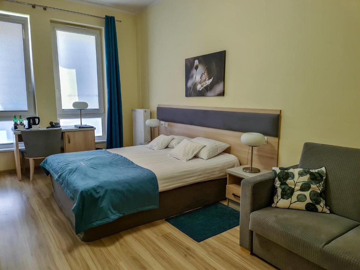 Antoninska Hotel & Apartamenty เลชโน ภายนอก รูปภาพ