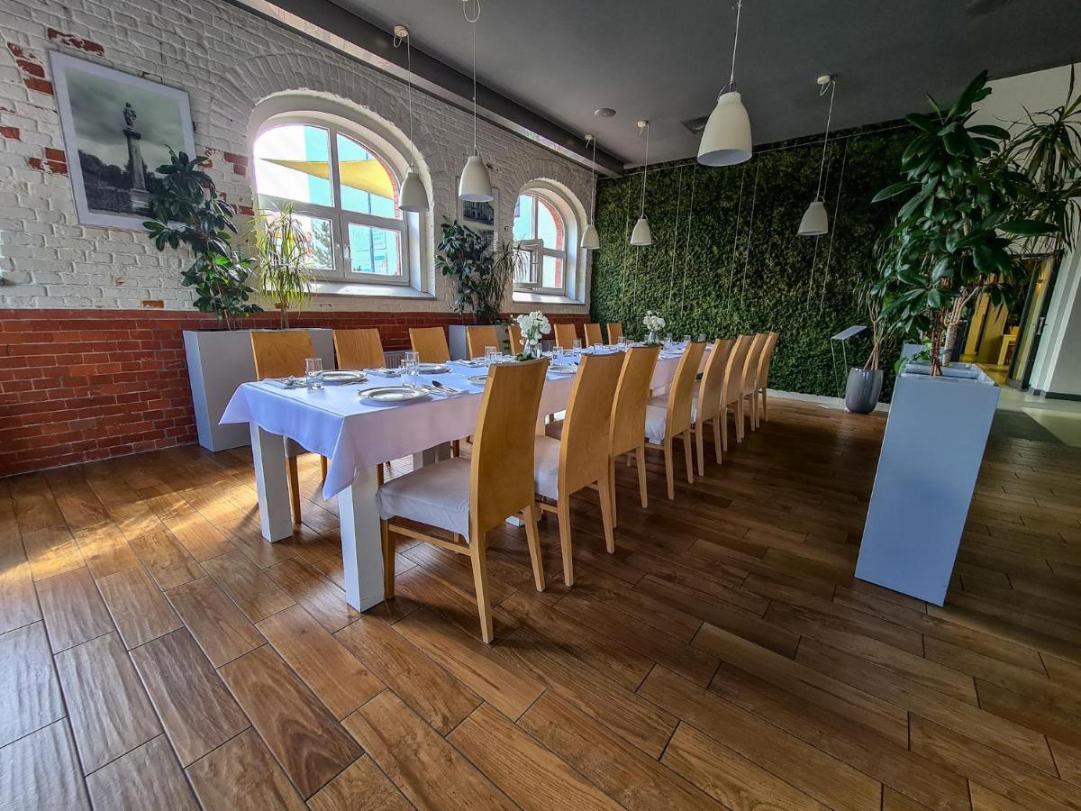 Antoninska Hotel & Apartamenty เลชโน ภายนอก รูปภาพ
