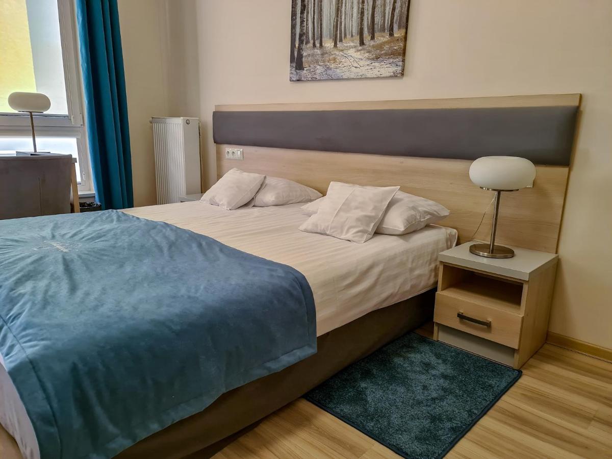 Antoninska Hotel & Apartamenty เลชโน ภายนอก รูปภาพ