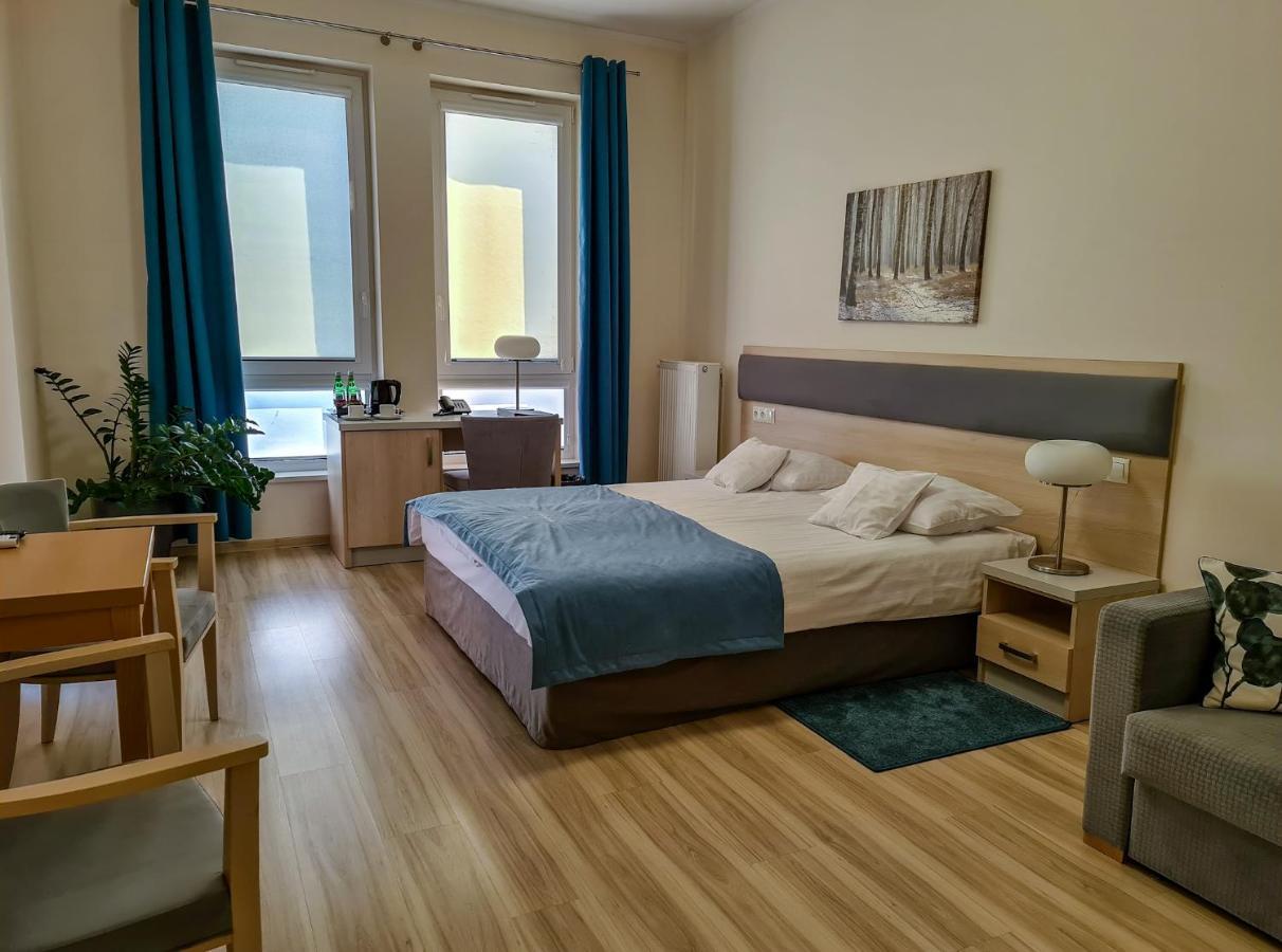 Antoninska Hotel & Apartamenty เลชโน ภายนอก รูปภาพ