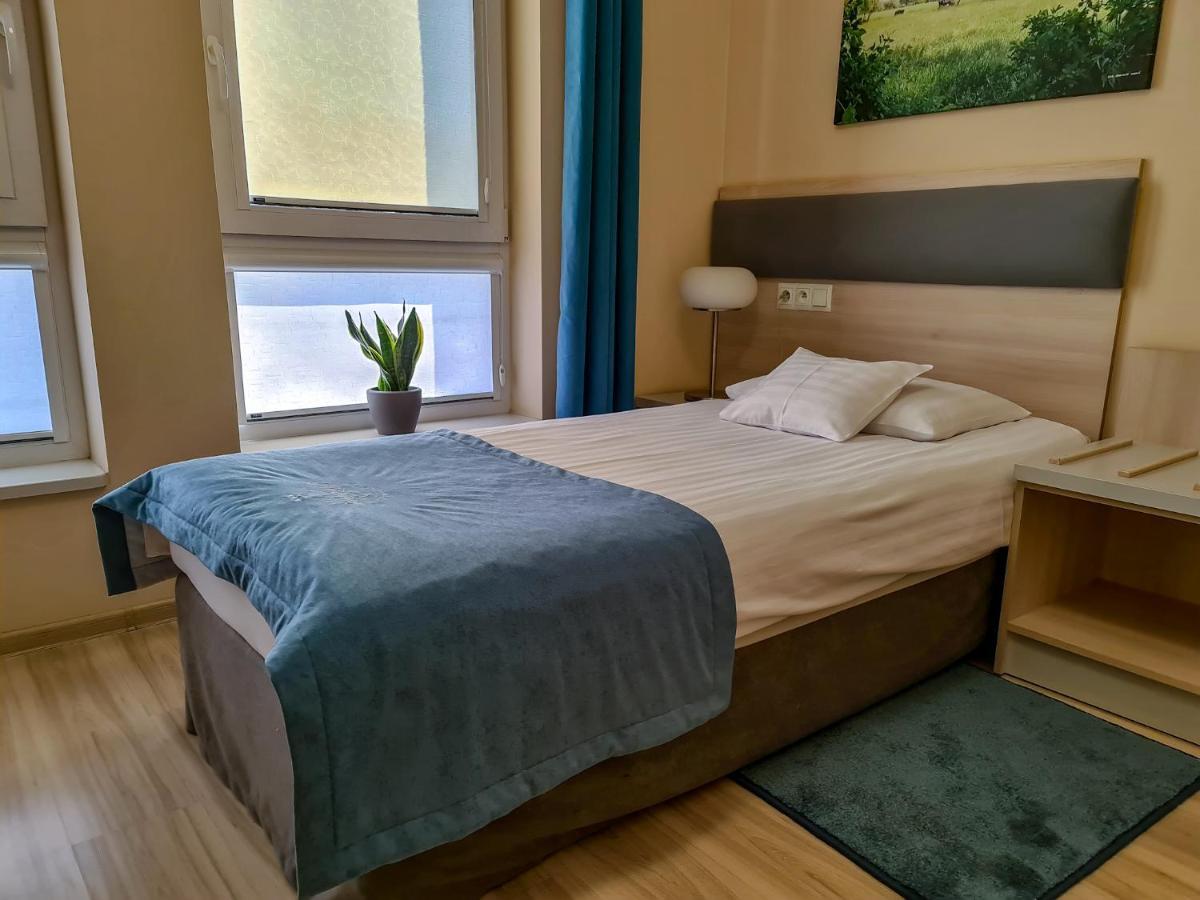 Antoninska Hotel & Apartamenty เลชโน ภายนอก รูปภาพ