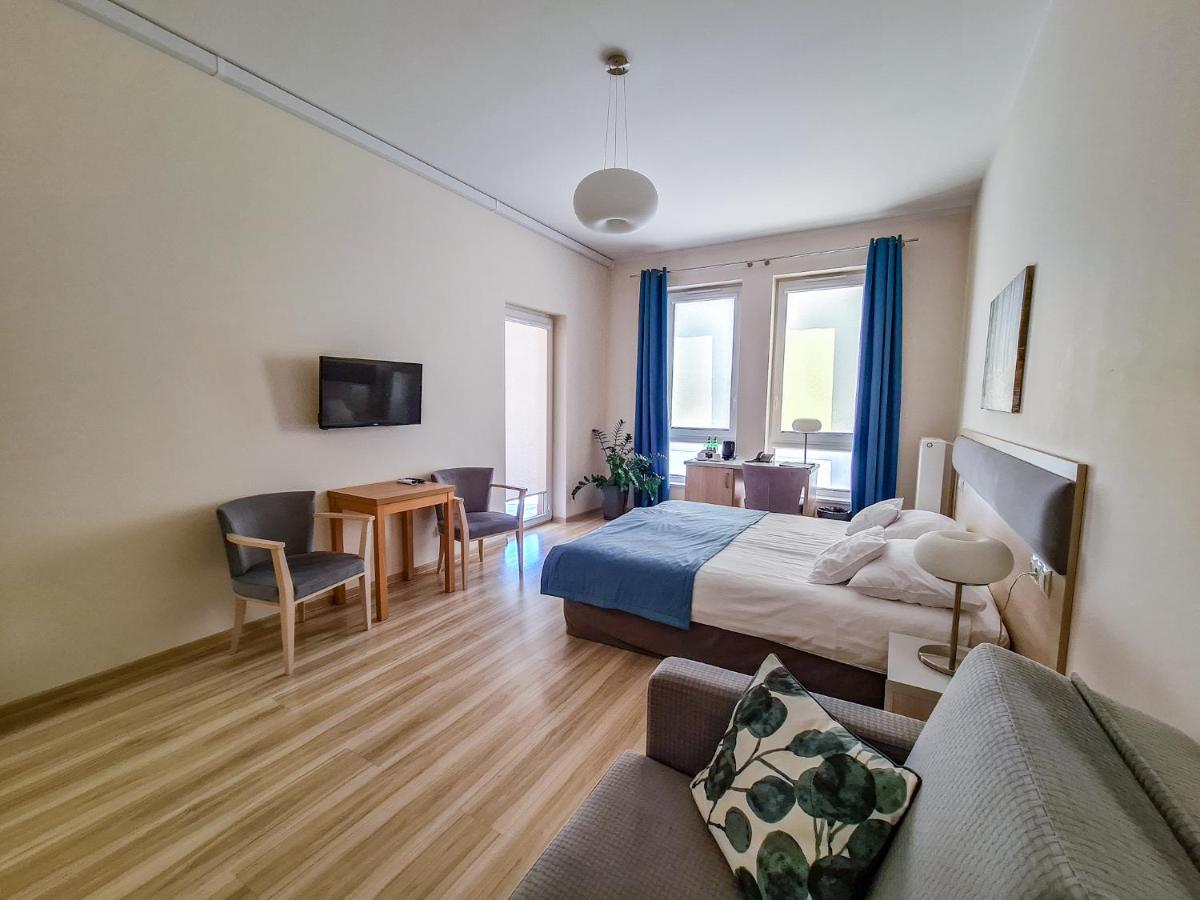 Antoninska Hotel & Apartamenty เลชโน ภายนอก รูปภาพ