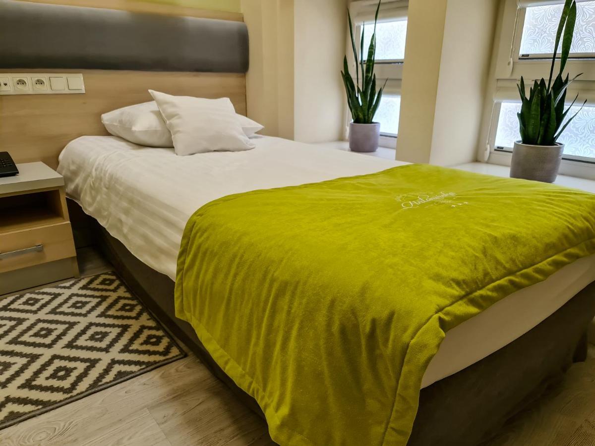 Antoninska Hotel & Apartamenty เลชโน ภายนอก รูปภาพ