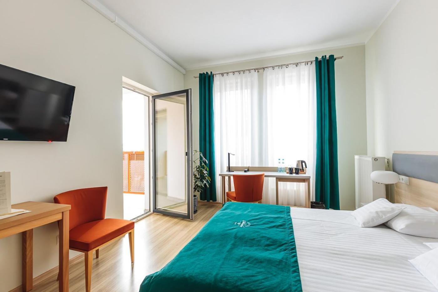 Antoninska Hotel & Apartamenty เลชโน ภายนอก รูปภาพ