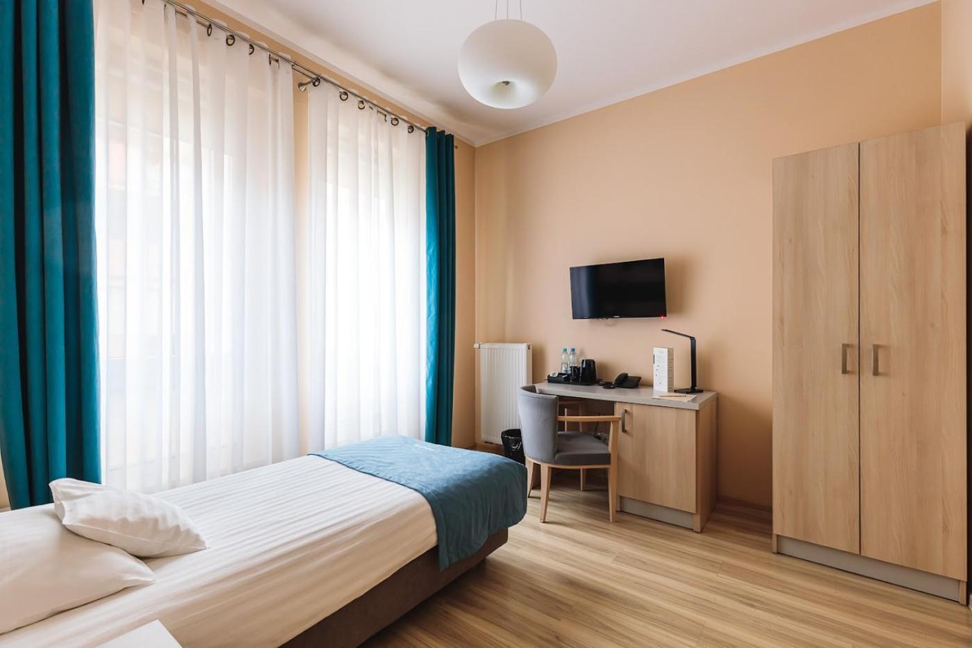 Antoninska Hotel & Apartamenty เลชโน ภายนอก รูปภาพ