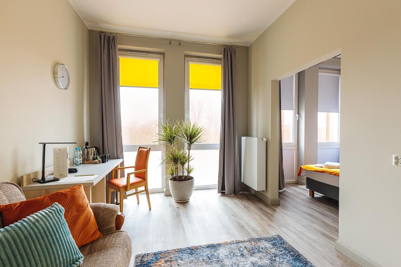 Antoninska Hotel & Apartamenty เลชโน ภายนอก รูปภาพ