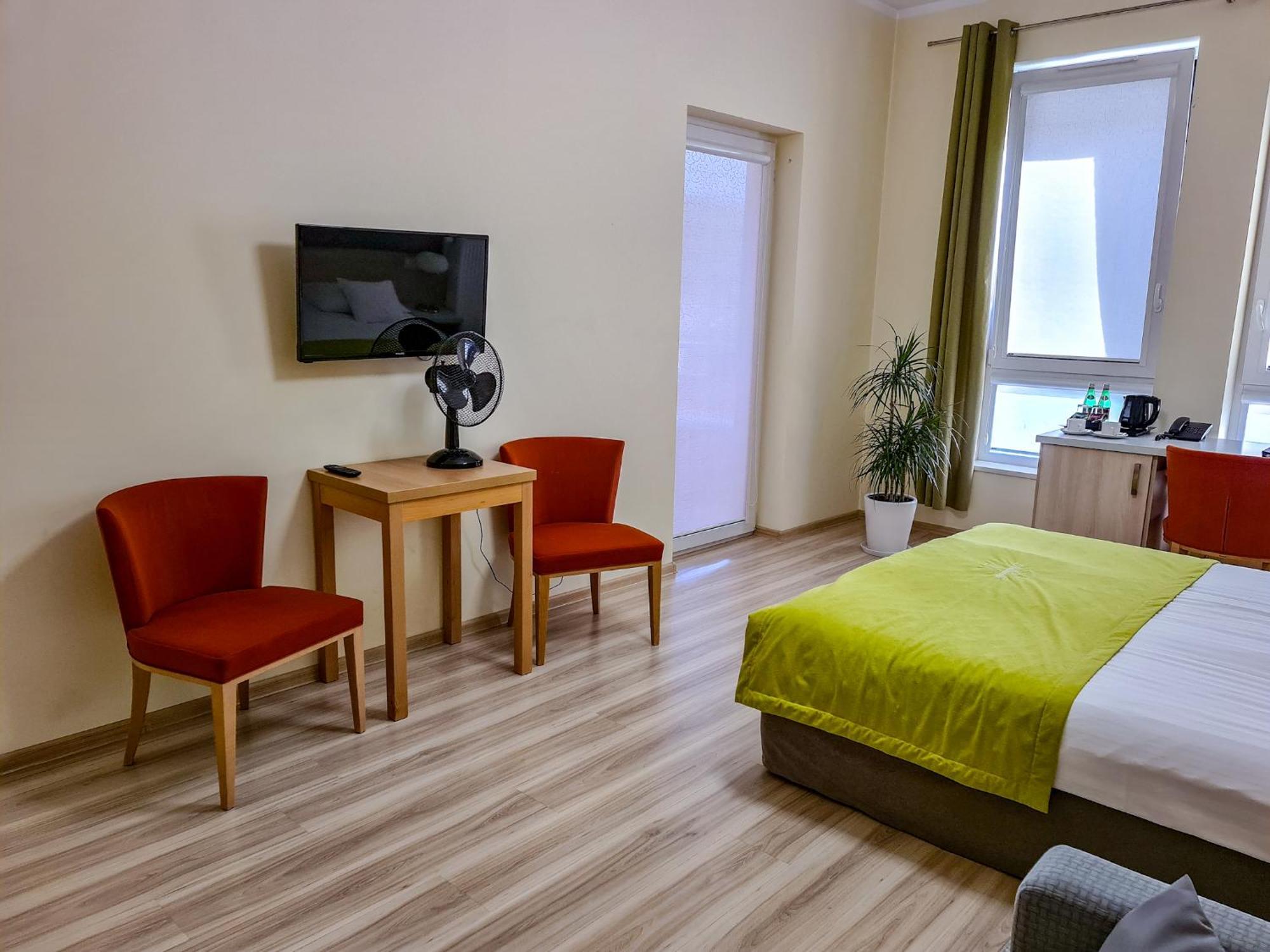 Antoninska Hotel & Apartamenty เลชโน ภายนอก รูปภาพ