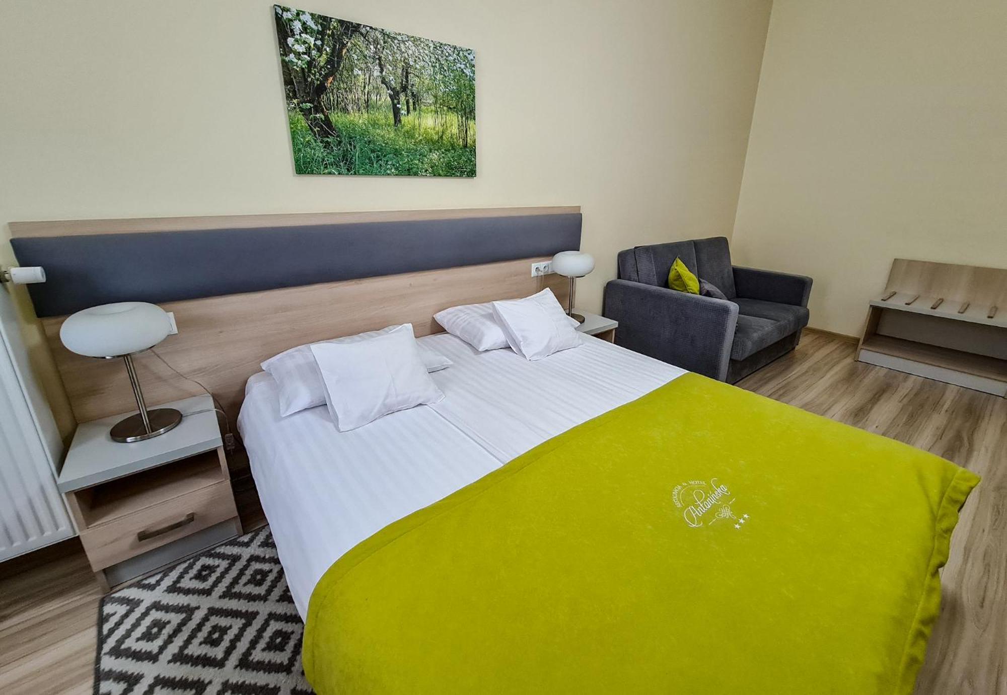 Antoninska Hotel & Apartamenty เลชโน ภายนอก รูปภาพ